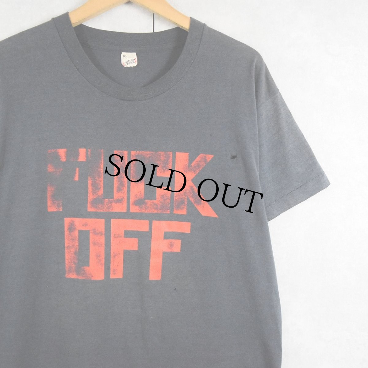画像1: 80's USA製 "FUCK OFF" ギミックプリントTシャツ BLACK XL (1)
