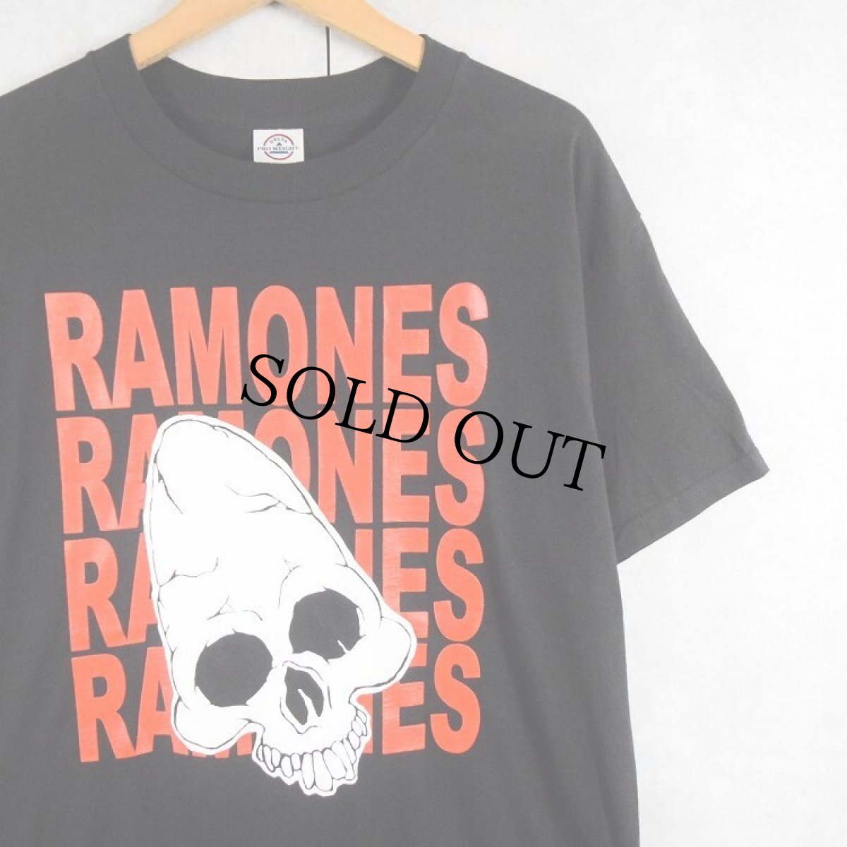 画像1: 2000's RAMONES "AMERICA'S 1st PUNK BAND" パンクロックバンドTシャツ BLACK M (1)