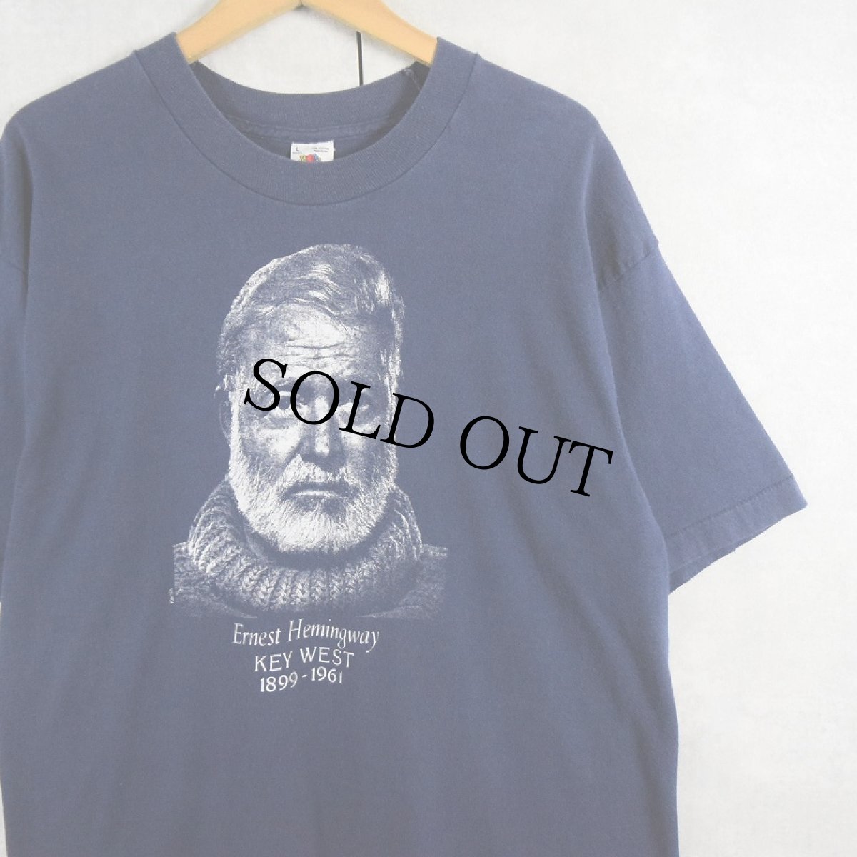 画像1: 90's Ernest Hemingway USA製 作家プリントTシャツ NAVY L (1)