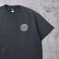 画像2: INDEPENDENT ロゴプリントTシャツ BLACK (2)