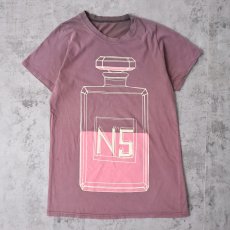 画像1: ブート CHANEL "No.5" フレグランスプリントTシャツ (1)