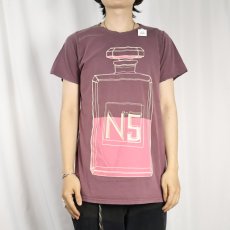 画像2: ブート CHANEL "No.5" フレグランスプリントTシャツ (2)