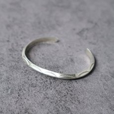 画像1: Navajo SILVER スタンプワーク トライアングルバングル (1)