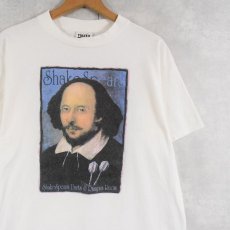 画像1: 90's William Shakespeare CANADA製 "Darts & Rumpus Room" 作家プリントTシャツ L  (1)