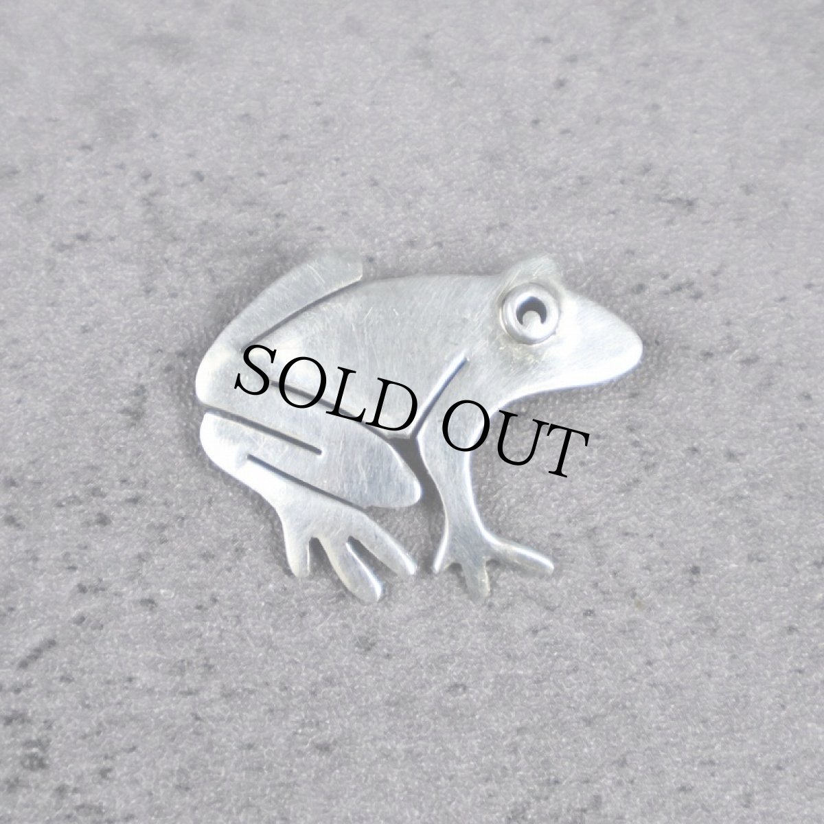 画像1: MEXICO SILVER 925 "Jane Harvey" カエル ブローチ (1)