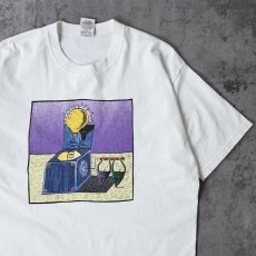 画像1: Cunningham Communication, Inc. マーケティング会社 イラストプリントTシャツ L (1)