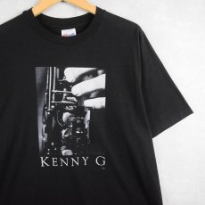 画像1: 90's KENNY G USA製 サックスプレーヤー プリントTシャツ BLACK XL (1)