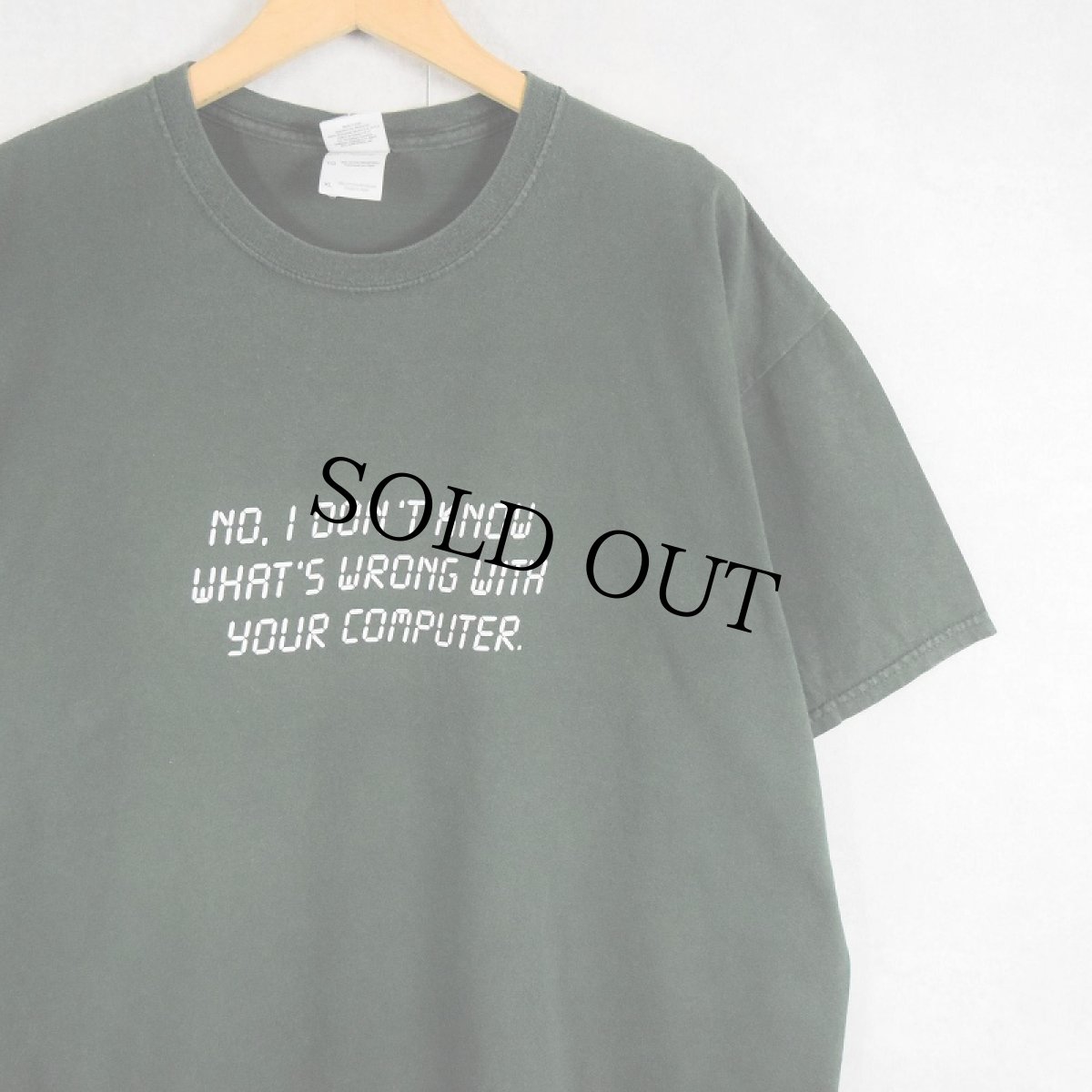 画像1: "NO, I DON'T KNOW WHAT'S WRONG WOTH YOUR COMPUTER." ジョークプリントTシャツ XL (1)
