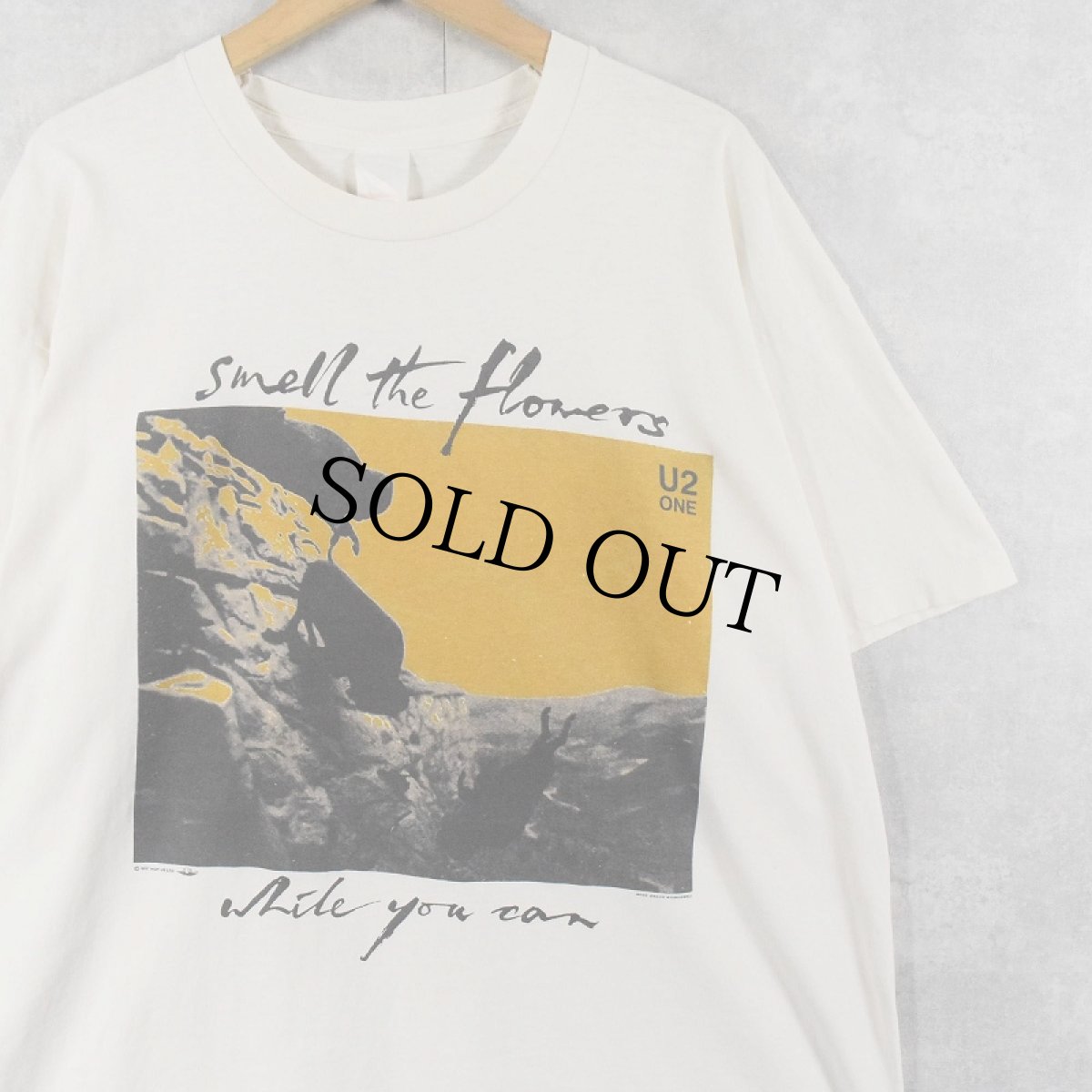 画像1: 90's U2 "smell the flowers while you can" ロックバンド プリントTシャツ (1)
