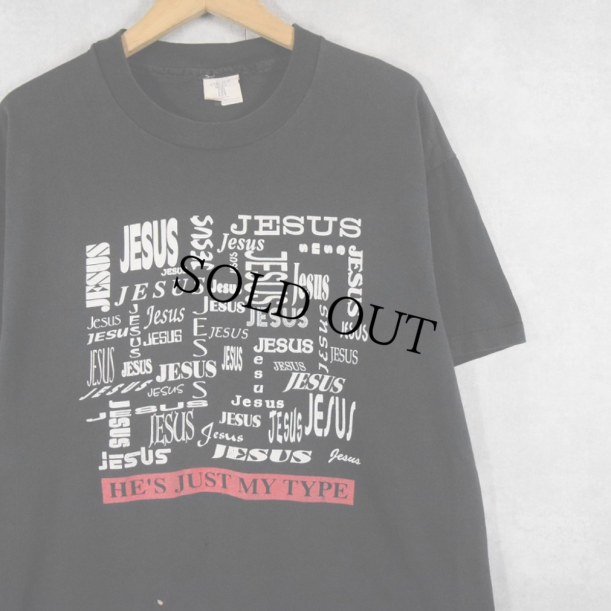 画像1: 90's USA製 "HE'S JUST MY TYPE" ジーザスパロディプリントTシャツ BLACK XL (1)