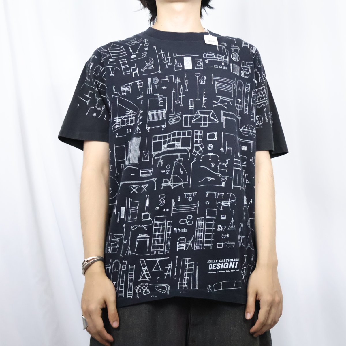 画像3: 90's ACHILLE CASTIGLIONI DESIGN by MoMA インテリア柄 マルチプリントTシャツ BLACK (3)