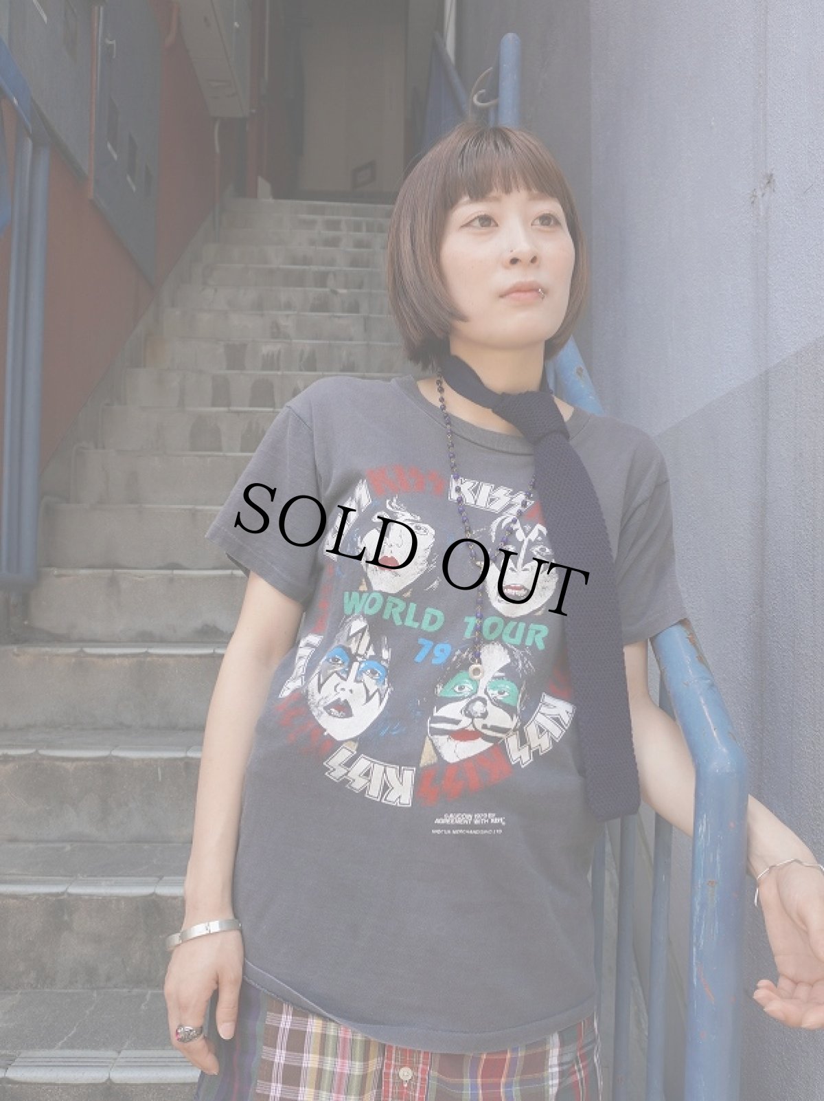 画像1: 1979 KISS "WORLD TOUR 79" ハードロックバンドツアーTシャツ M (1)