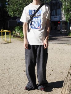 画像2: 90's Levi's USA製 "BUTTON YOUR SHORTS" プリントTシャツ M (2)