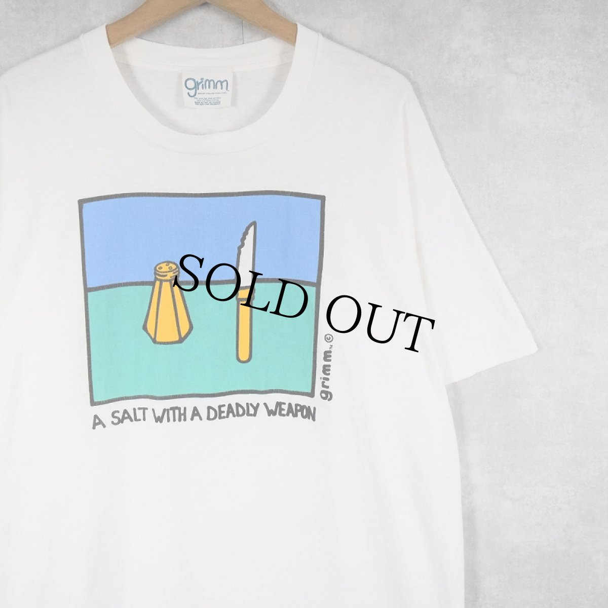 画像1: 90's grimm CANADA製 "A SALT WITH A DEADLY WEAPON" ジョークイラスト プリントTシャツ (1)