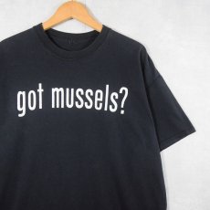 画像1: got musseles? 広告パロディプリントTシャツ BLACK (1)