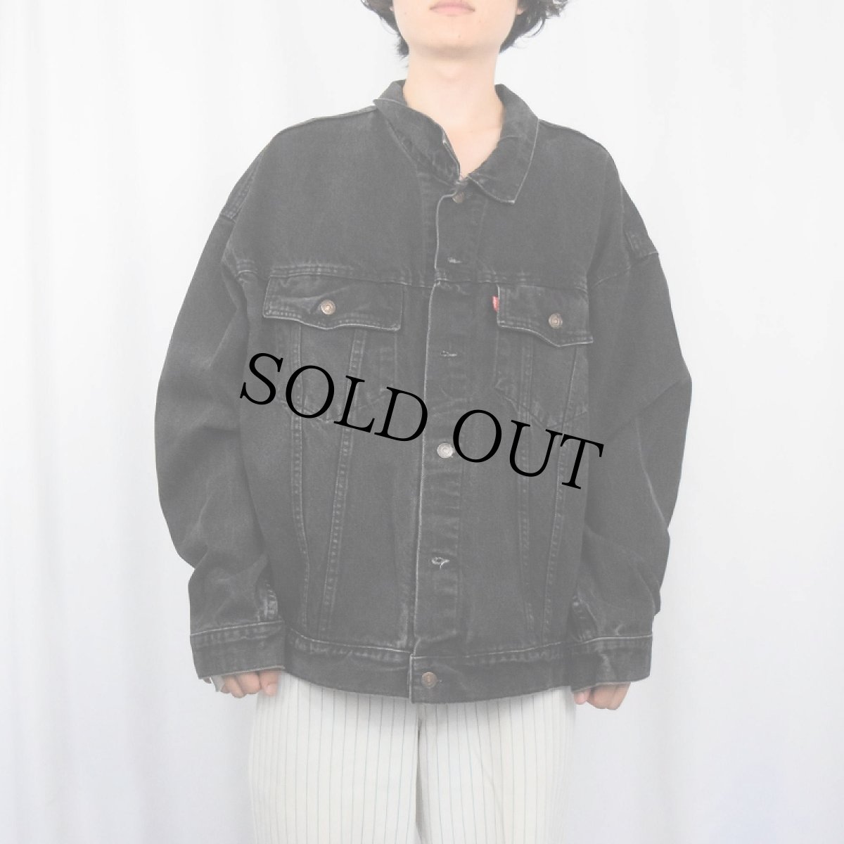 画像2: 90's Levi's 70598 USA製 4ポケ ブラックデニムジャケット XL (2)