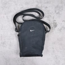 画像1: NIKE ロゴ刺繍 ミニショルダーバッグ (1)