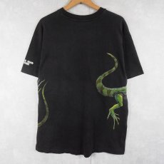 画像2: 90's HARLEQUIN NATURE GRAPHICS "JUNGLE RICO CANCUN" トカゲ 巻きプリントTシャツ BLACK (2)