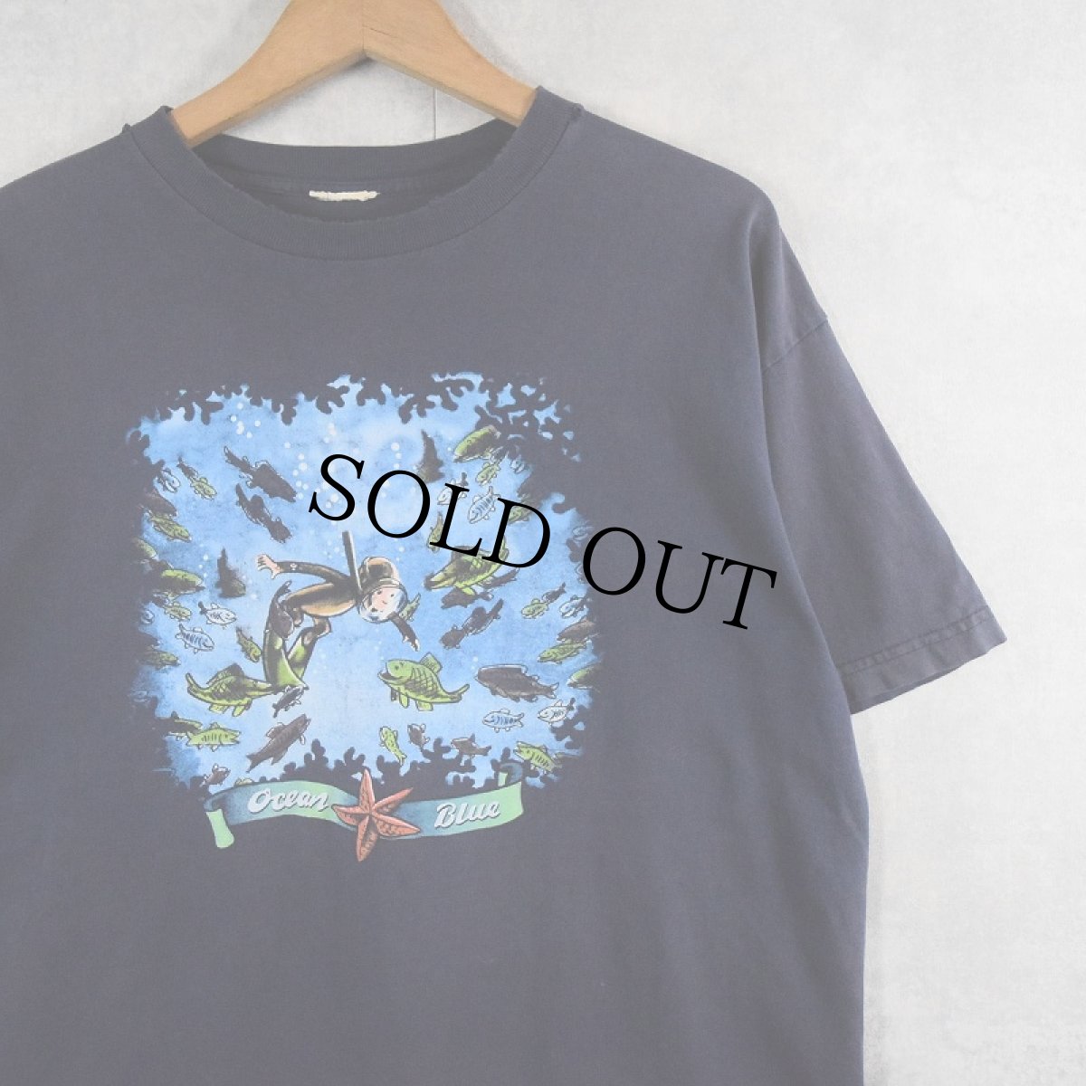 画像1: Curious George キャラクタープリントTシャツ NAVY (1)