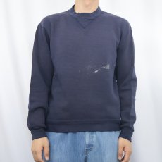 画像2: 80's RUSSELL ATHLETIC USA製 前V 無地フェードスウェット NAVY M (2)