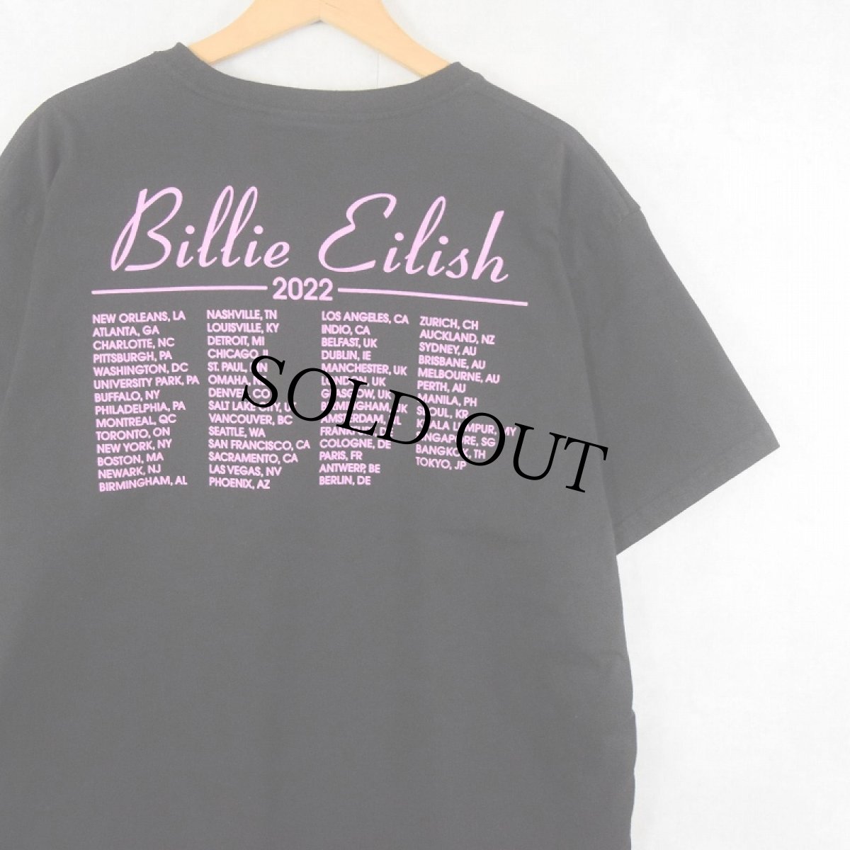 画像2: Billie Eilish "Happier Than Ever THE WORLD TOUR 2022" ミュージシャンツアーTシャツ BLACK L (2)