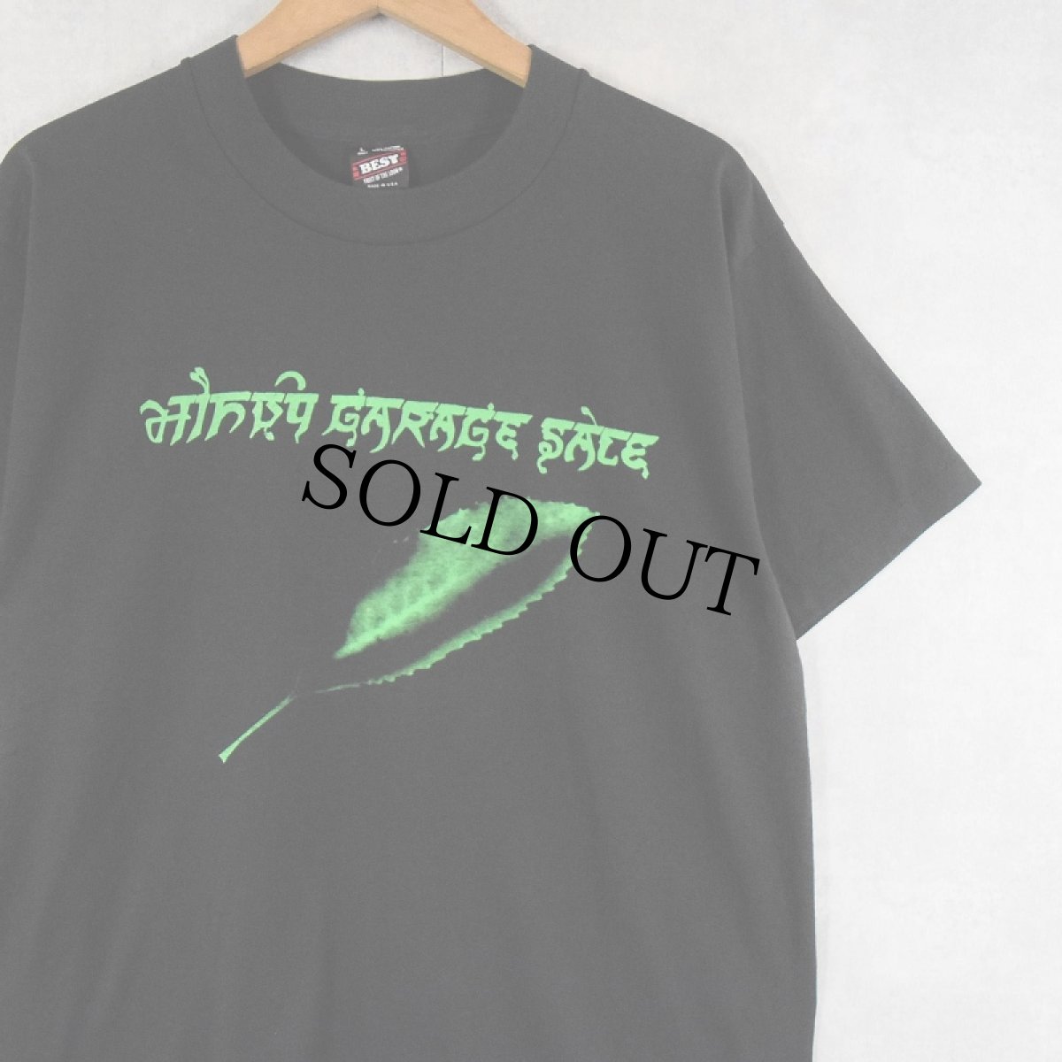 画像1: 【SALE】 90's USA製 変形文字 ガンジャプリントTシャツ BLACK L (1)