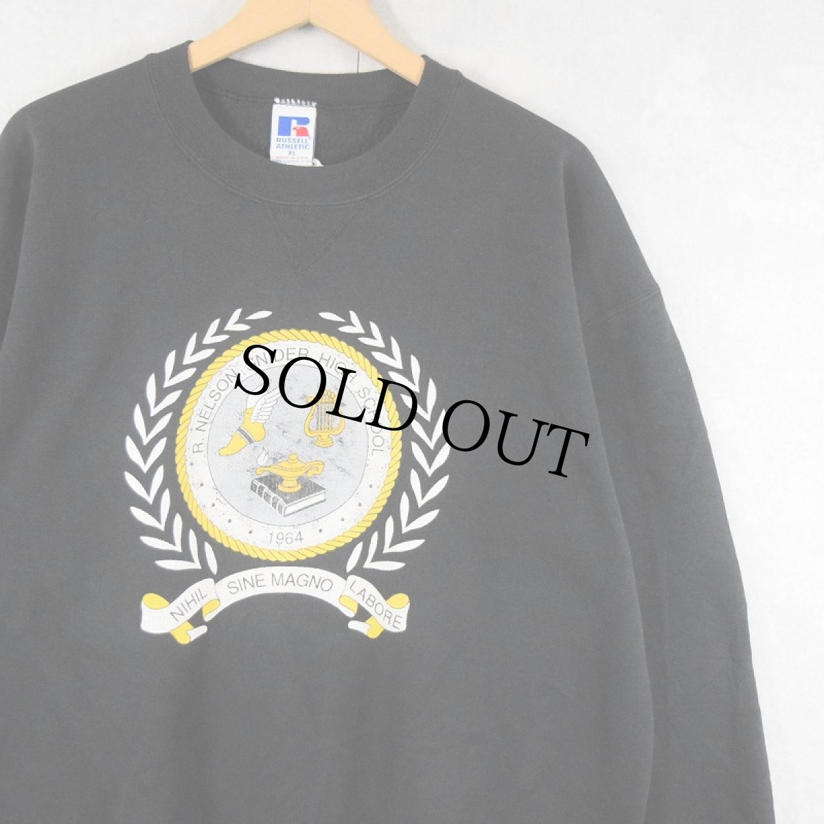 画像1: 90's RUSSELL ATHLETIC USA製 "R. NELSON SNIDER HIGH SCHOOL" 前V プリントスウェット BLACK XL (1)
