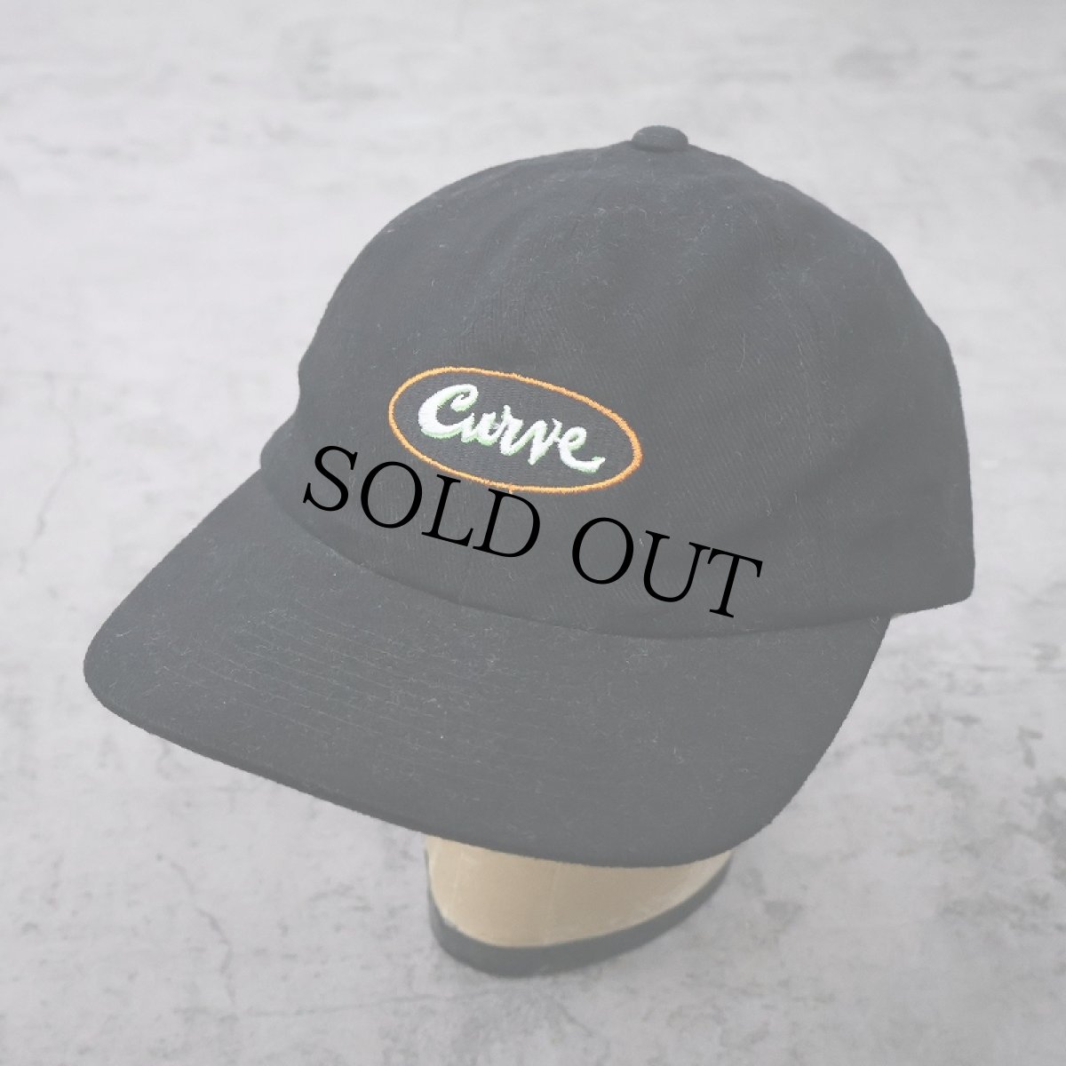 画像1: Liz Claiborne "Curve" ファッションブランド フレグランスロゴ刺繍キャップ BLACK (1)