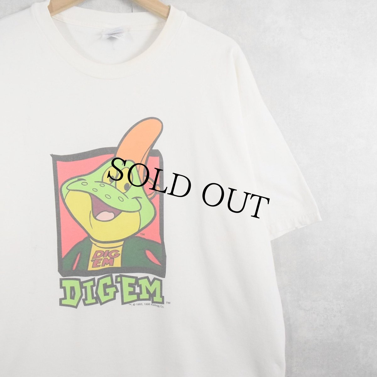 画像1: 90's Kellogg "DIG'EM" シリアル企業 キャラクタープリントTシャツ XL (1)