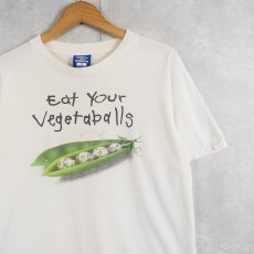 画像1: 90's UMBRO USA製 "Eat your vegetaballs" プリントTシャツ M (1)
