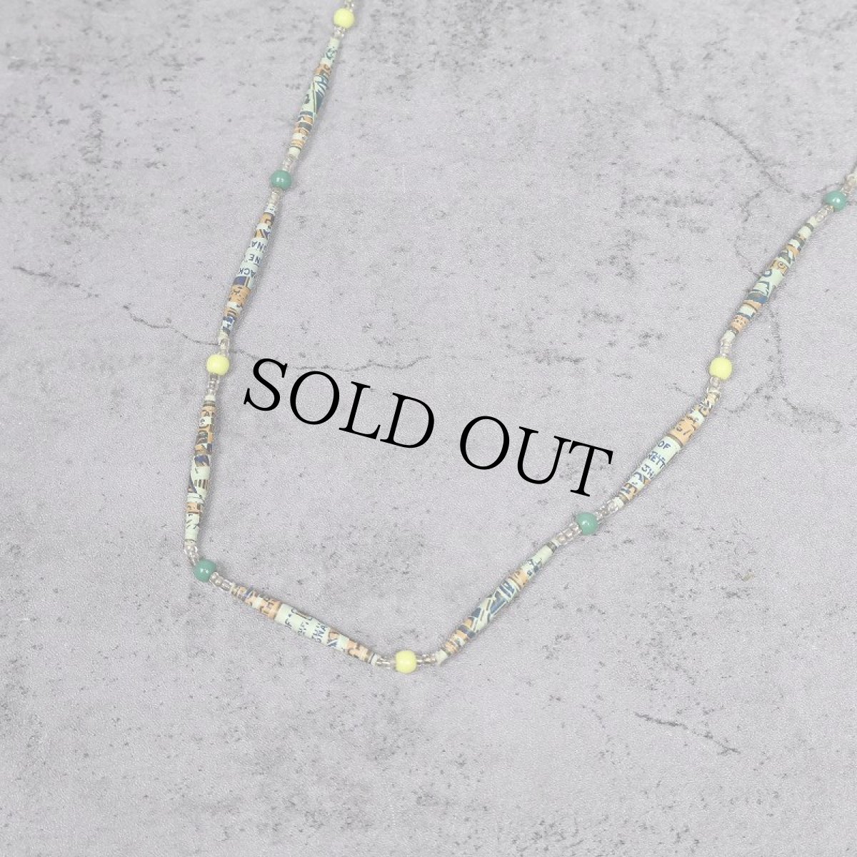 画像1: 1940's WWII British "Wallpaper and Glass Beads" Necklace (1)