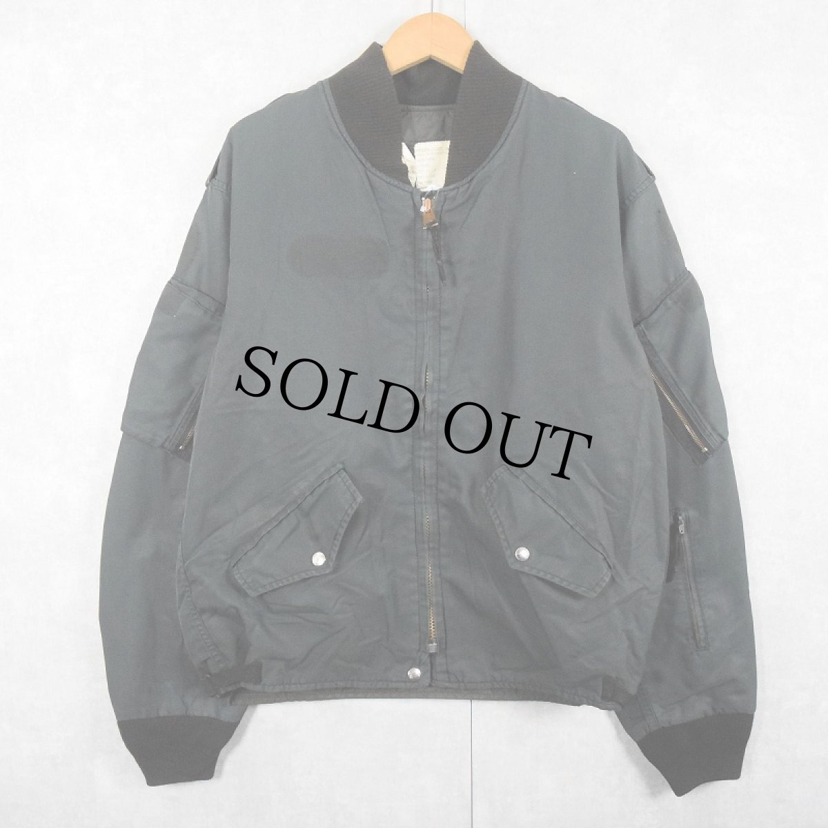 画像1: 80's ROYAL CANADIAN AIR FORCE フライトジャケット "CAF GREEN" SIZE7440 (1)