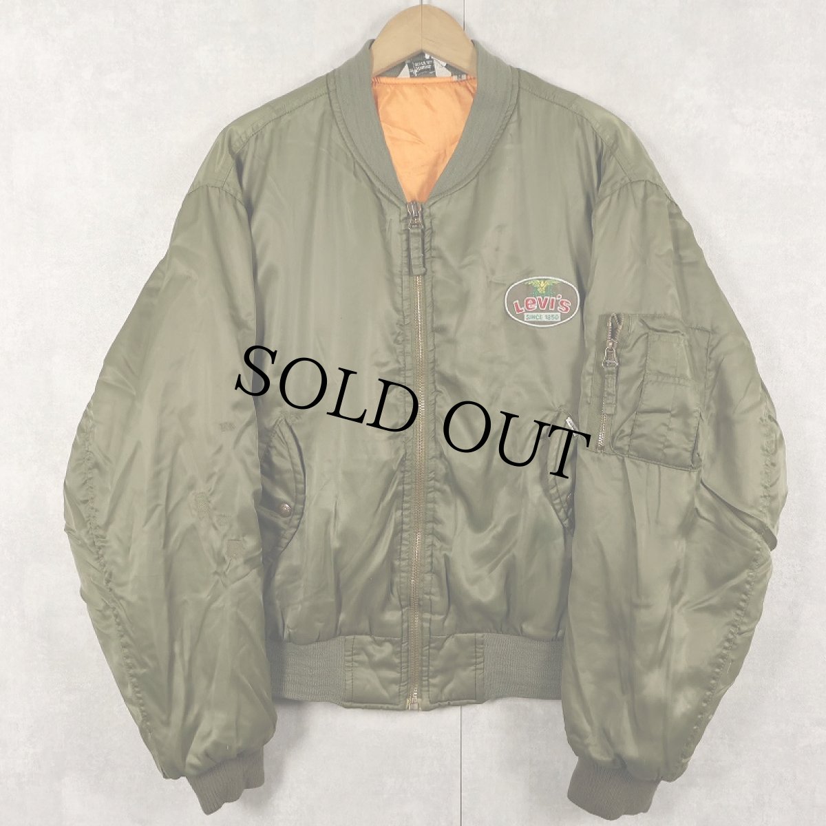 画像1: 90's Levi's "MA-1 TYPE" パッチ付き フライトジャケット M (1)