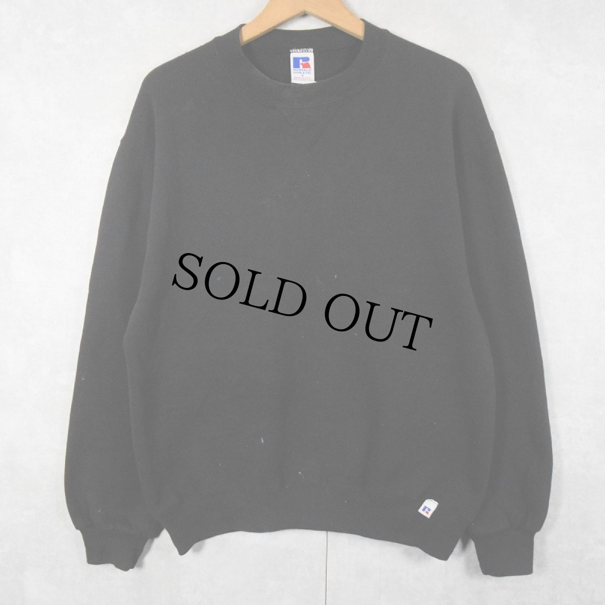 画像1: 90's RUSSELL ATHLETIC USA製 前V 無地スウェット BLACK M (1)