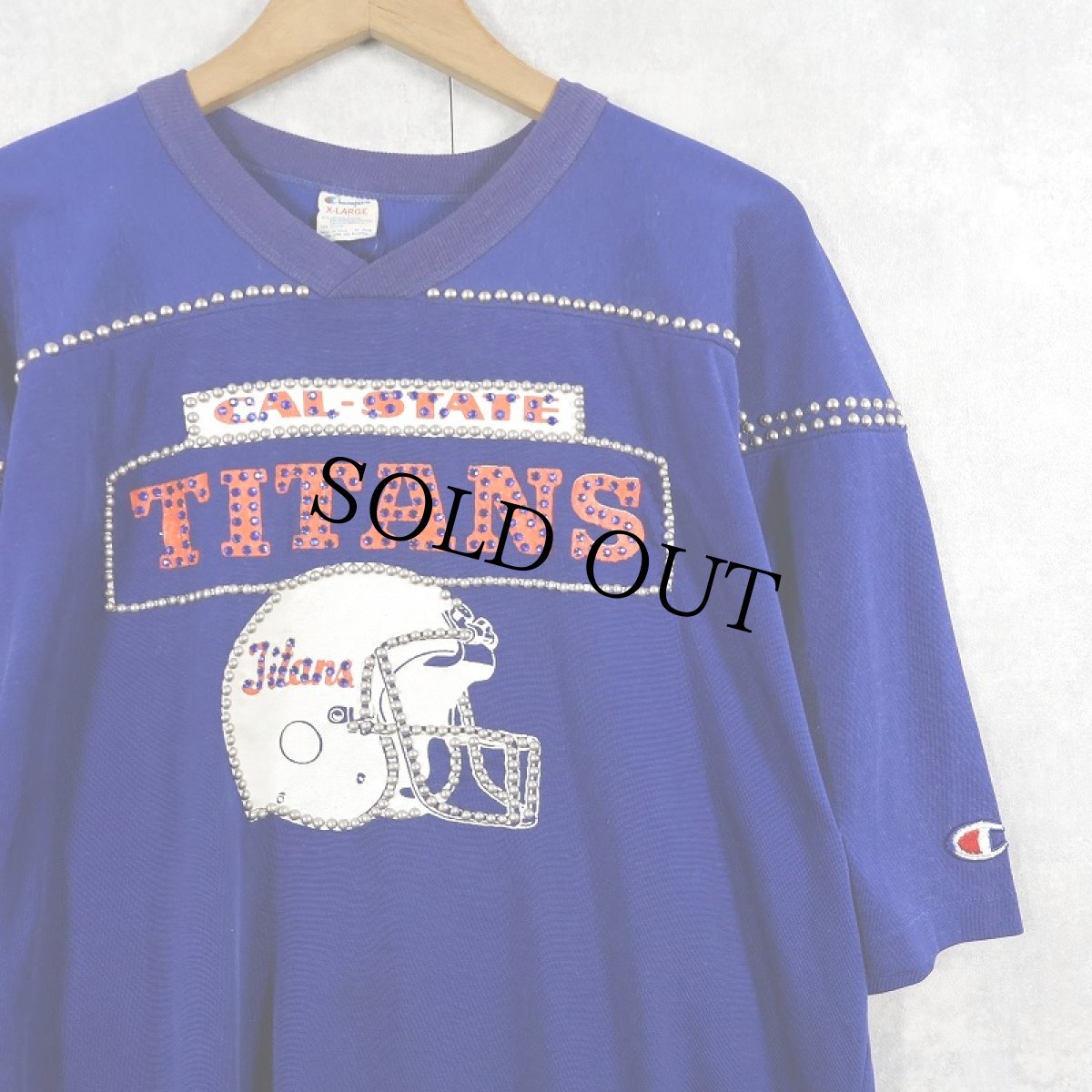 画像1: 80's Champion トリコタグ USA製 "CAL-STATE TITANS" ストーン×スタッズ フットボールTシャツ XL (1)