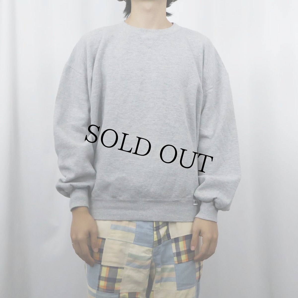 画像2: 90's RUSSELL ATHLETIC USA製 前V 無地スウェット XL (2)