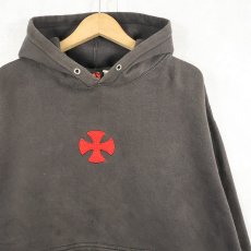 画像2: 90's〜 INDEPENDENT スケートブランド ロゴ刺繍スウェットフーディー (2)