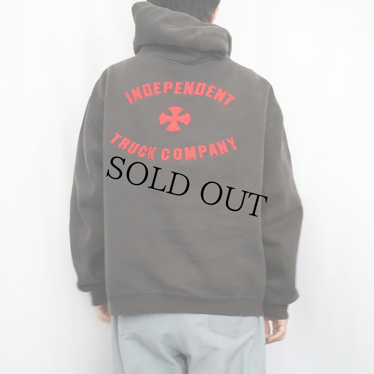 画像4: 90's〜 INDEPENDENT スケートブランド ロゴ刺繍スウェットフーディー (4)