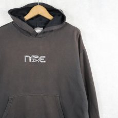 画像1: NIKE ロゴプリント スウェットフーディー BLACK L (1)