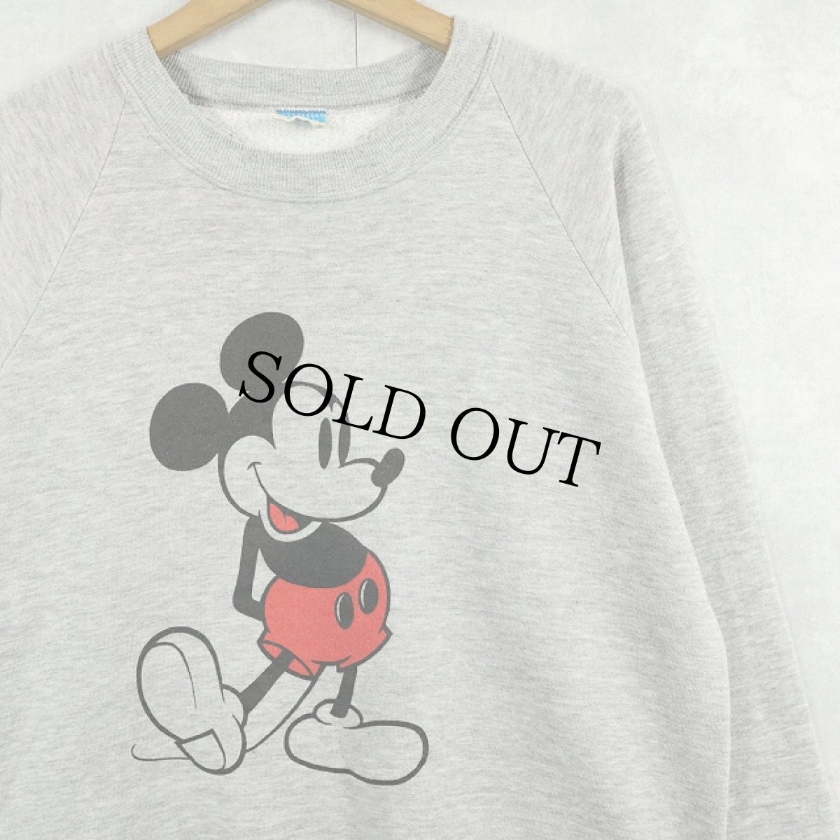 画像1: 90's Disney MICKEY MOUSE USA製 白靴ミッキー キャラクタープリントラグランスウェット LARGE (1)