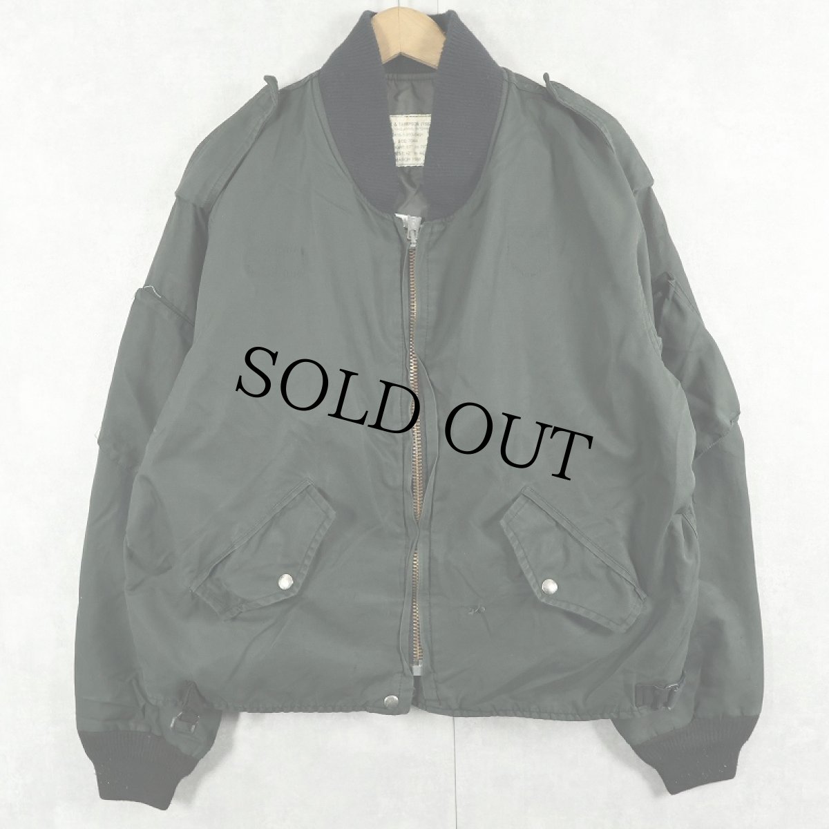 画像1: 80's ROYAL CANADIAN AIR FORCE "CAF GREEN" フライトジャケット SIZE7044 (1)