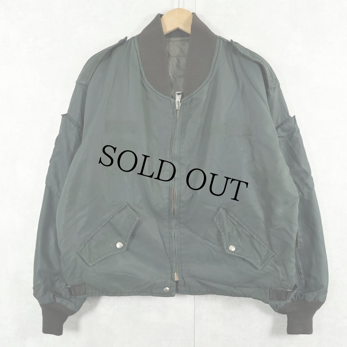 画像1: 80's ROYAL CANADIAN AIR FORCE "CAF GREEN" フライトジャケット (1)