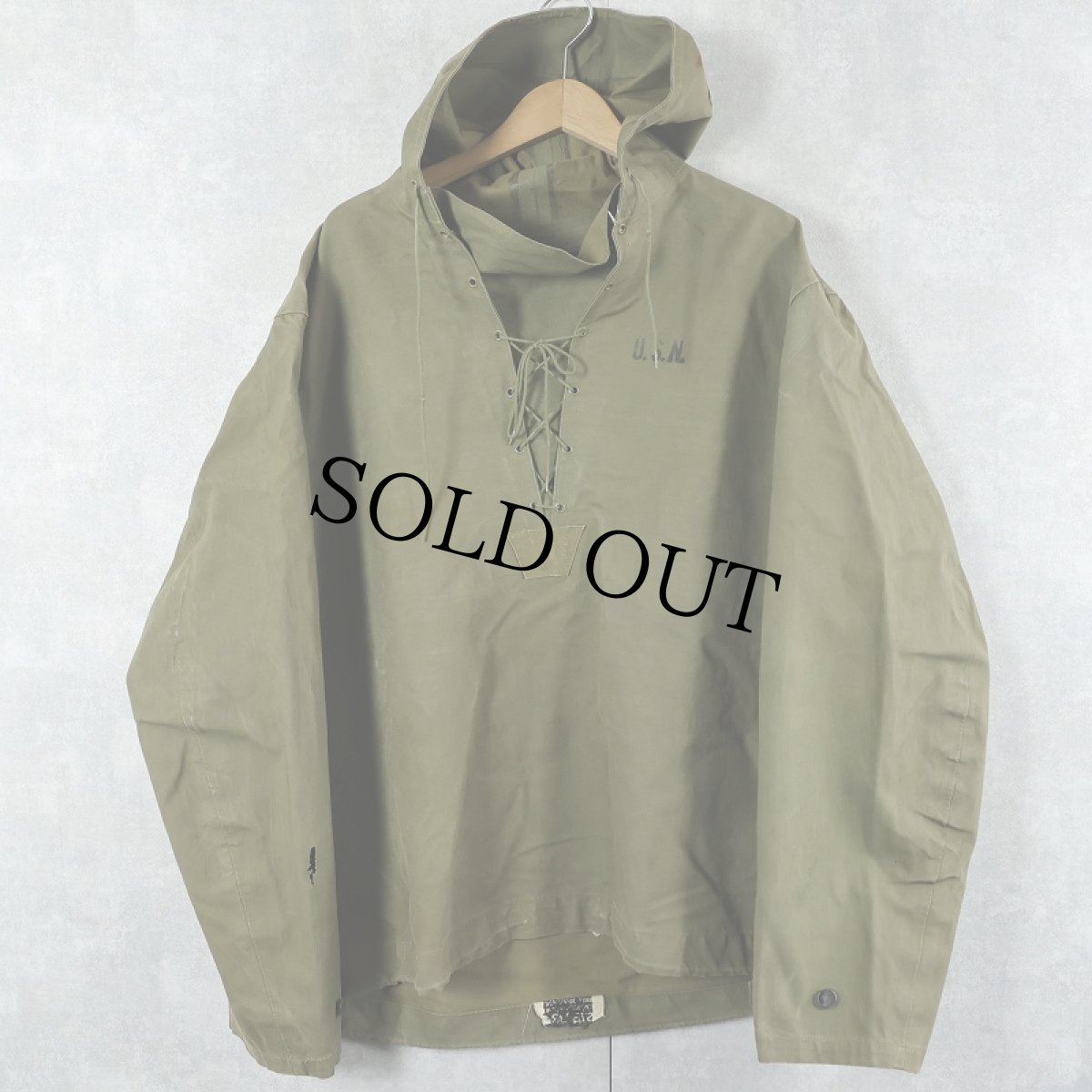 画像1: 40's U.S.NAVY デッキレインパーカー ステンシル入り LARGE (1)