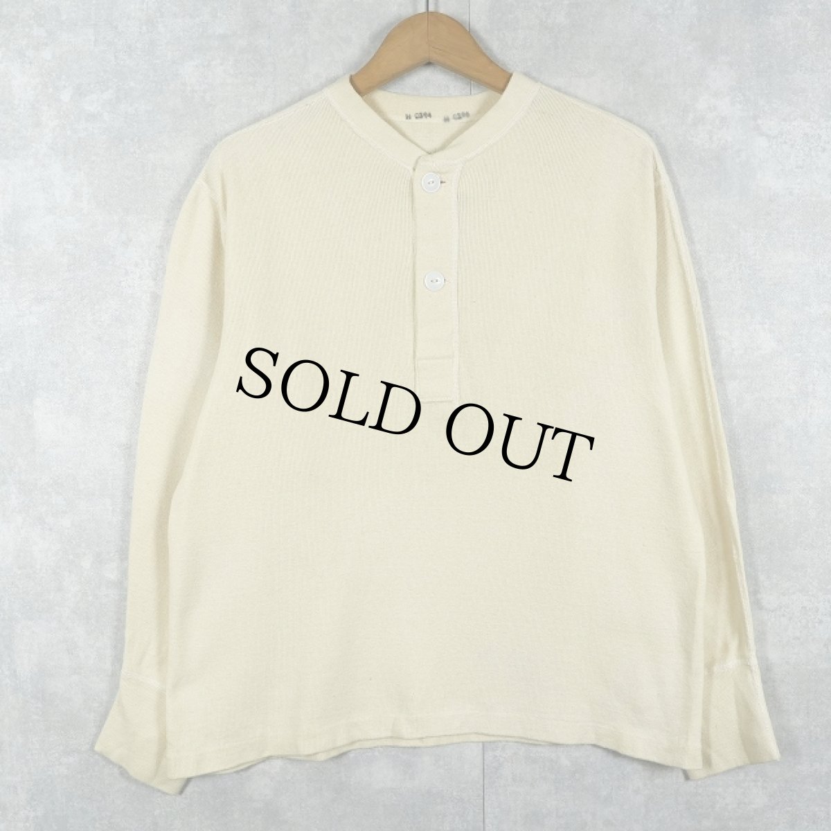 画像1: 50's U.S.ARMY 猫目ボタン ヘンリーネックアンダーシャツ (1)