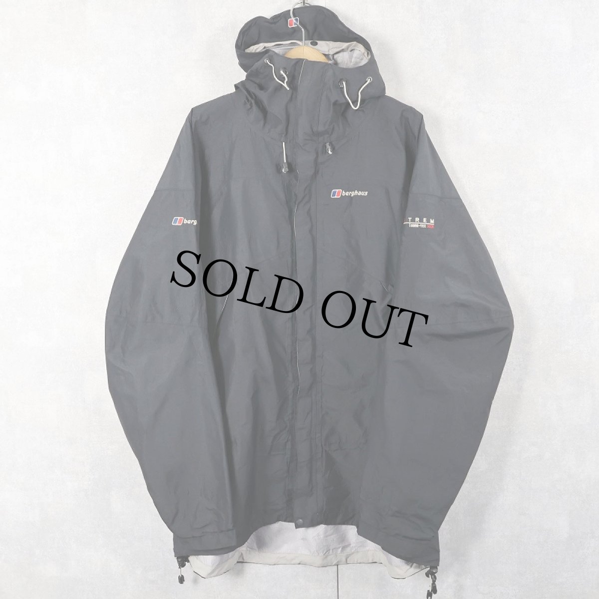 画像1: 2000's berghaus "EXTREAM GORE-TEX XCR" ナイロンマウンテンパーカー BLACK L (1)