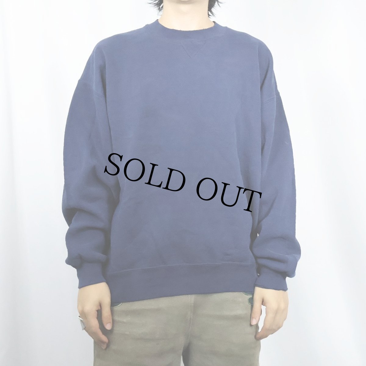 画像2: 90's RUSSELL ATHLETIC USA製 前V 無地スウェット NAVY L (2)