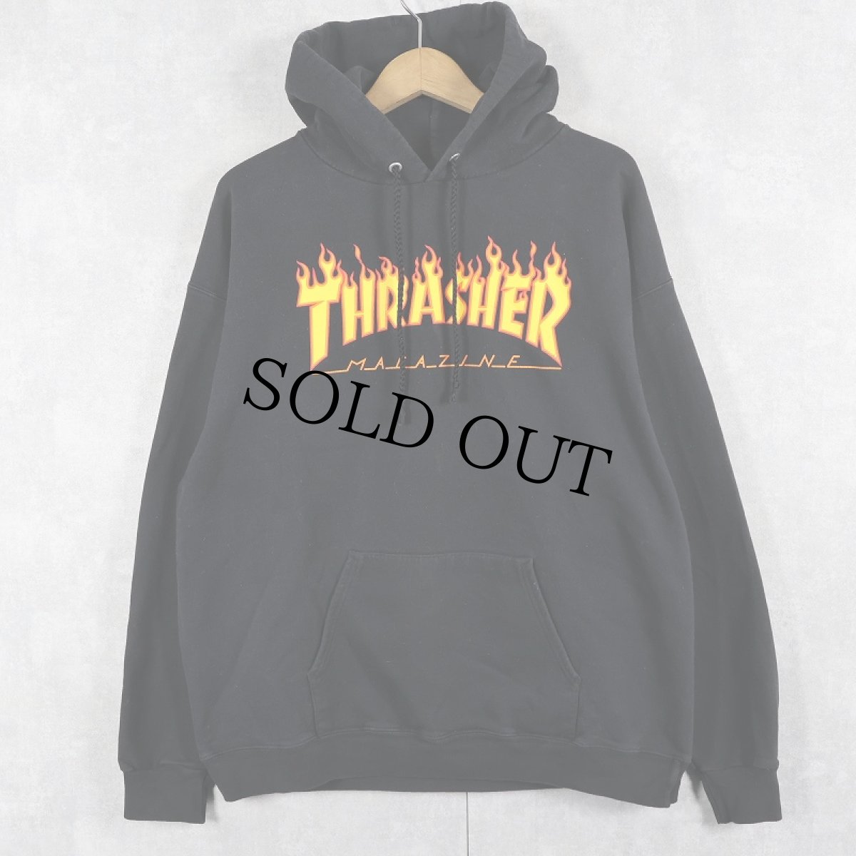 画像1: THRASHER ロゴプリントスウェットフーディー BLACK M (1)