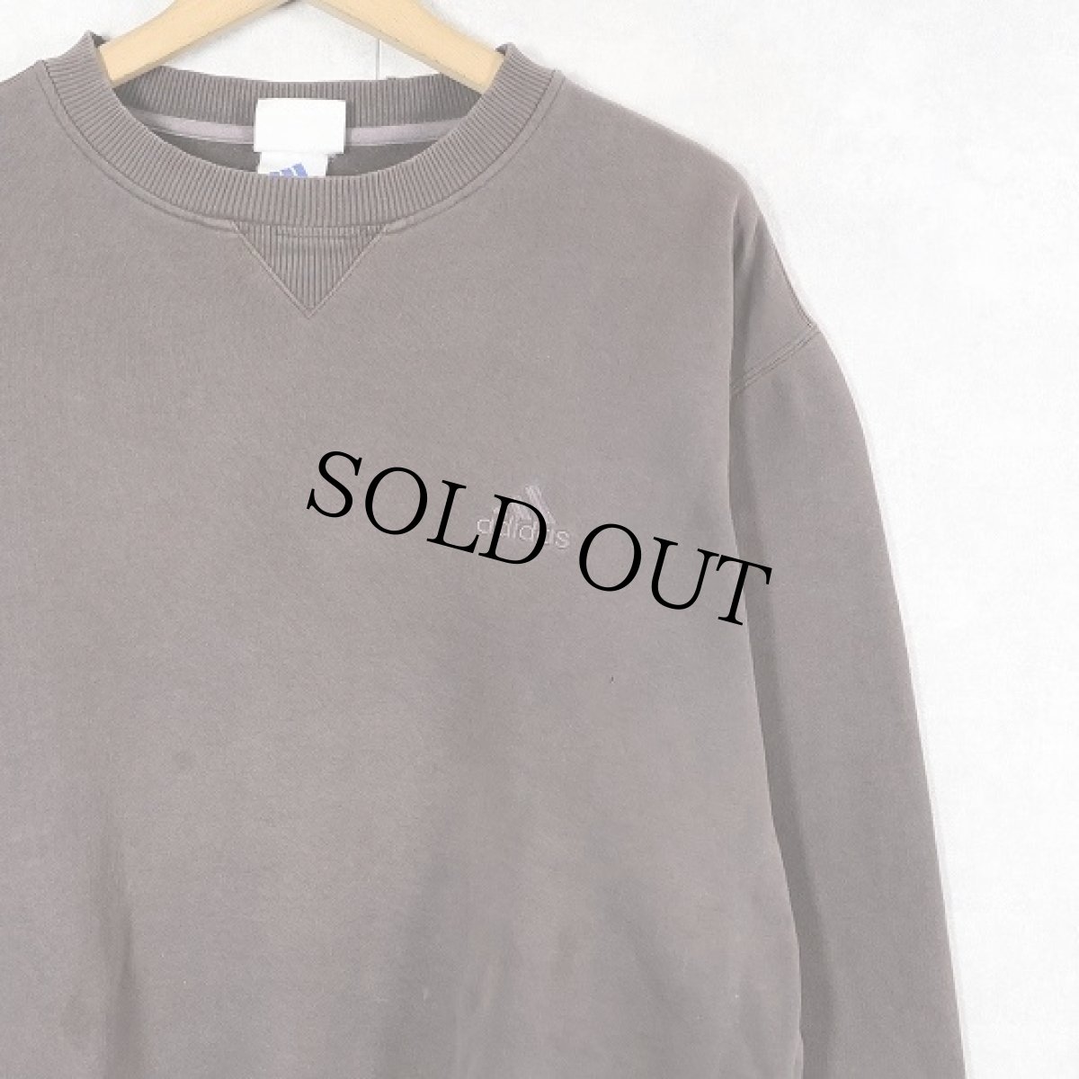 画像1: adidas ロゴ刺繍 前Vスウェット M (1)