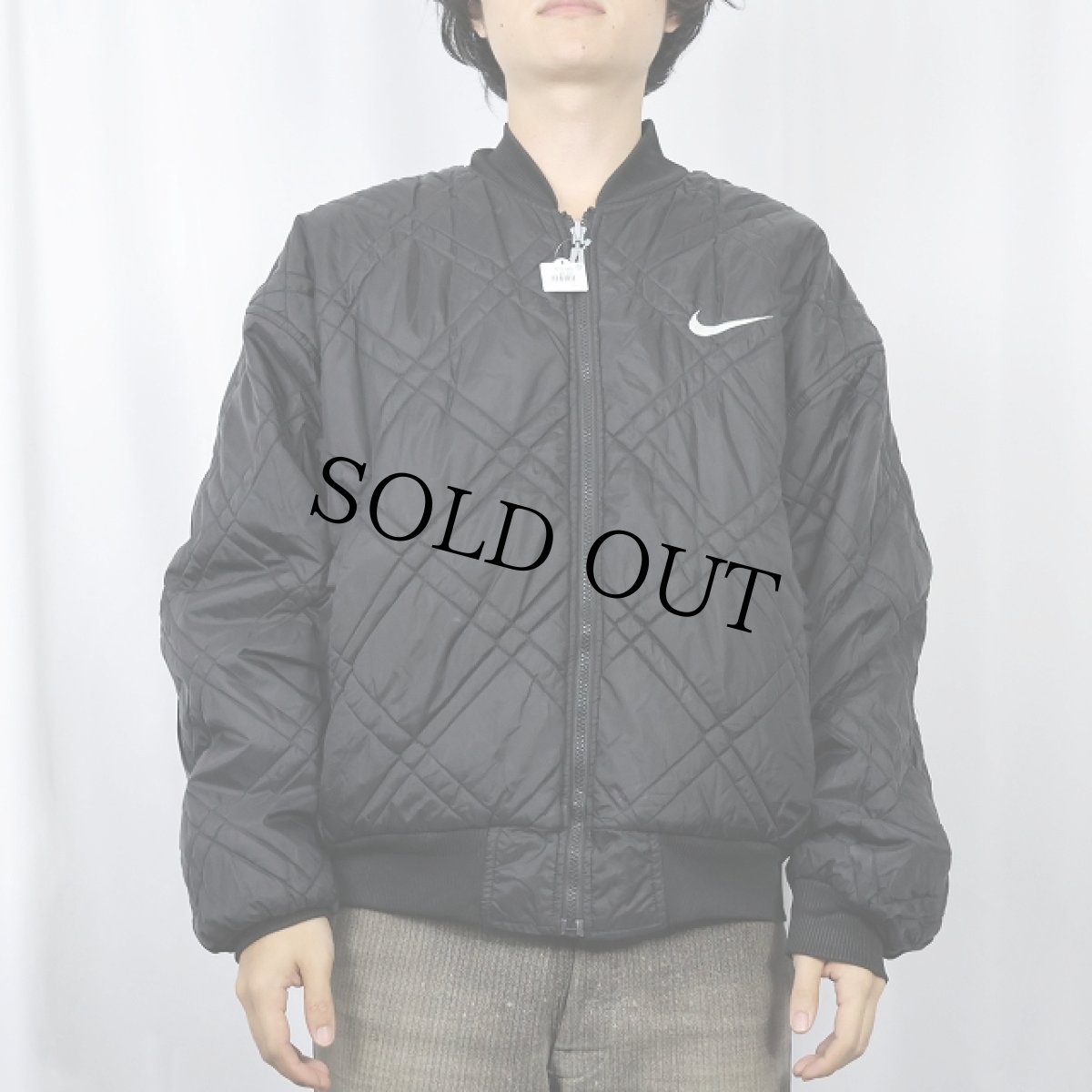 画像4: 90〜2000's NIKE ロゴ刺繍 リバーシブル ナイロンキルティングジャケット BLACK M (4)