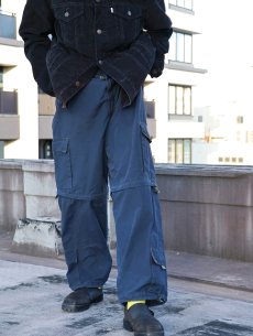 画像1: CARBON 2WAYデザイン ドッキング コットン×ナイロンカーゴパンツ NAVY W22-32 (1)